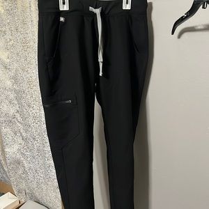 Black Figs (Joggers)